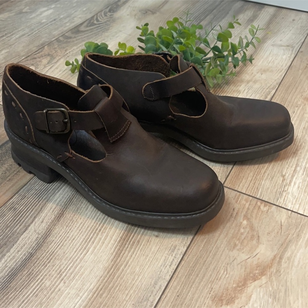 MIA-Rugged Wear Chunky Heel Lug-T-Strap Oiled Leather women’s shoes Sz 7 ❤️